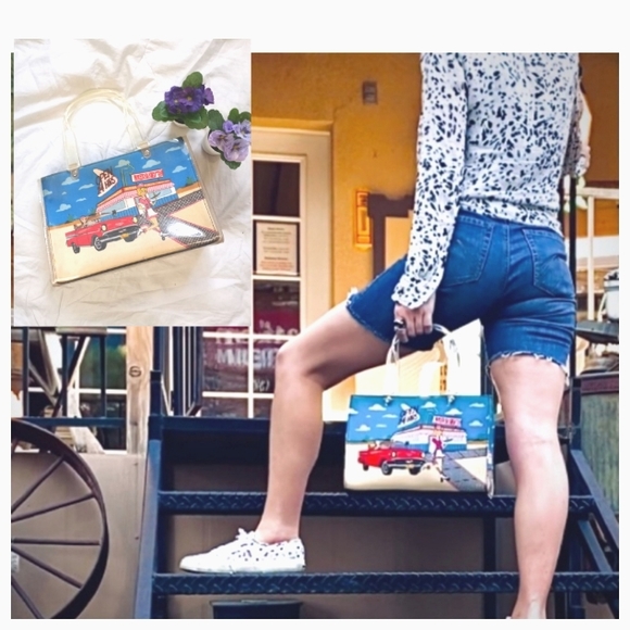 VINTAGE 1950 GRAPHIC AMERICAN TOPICS CLEAR LUCITE PURSE - Picture 1 of 12